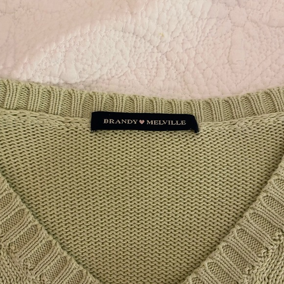 Brandy Melville lime green sweater - Picture 2 of 2
